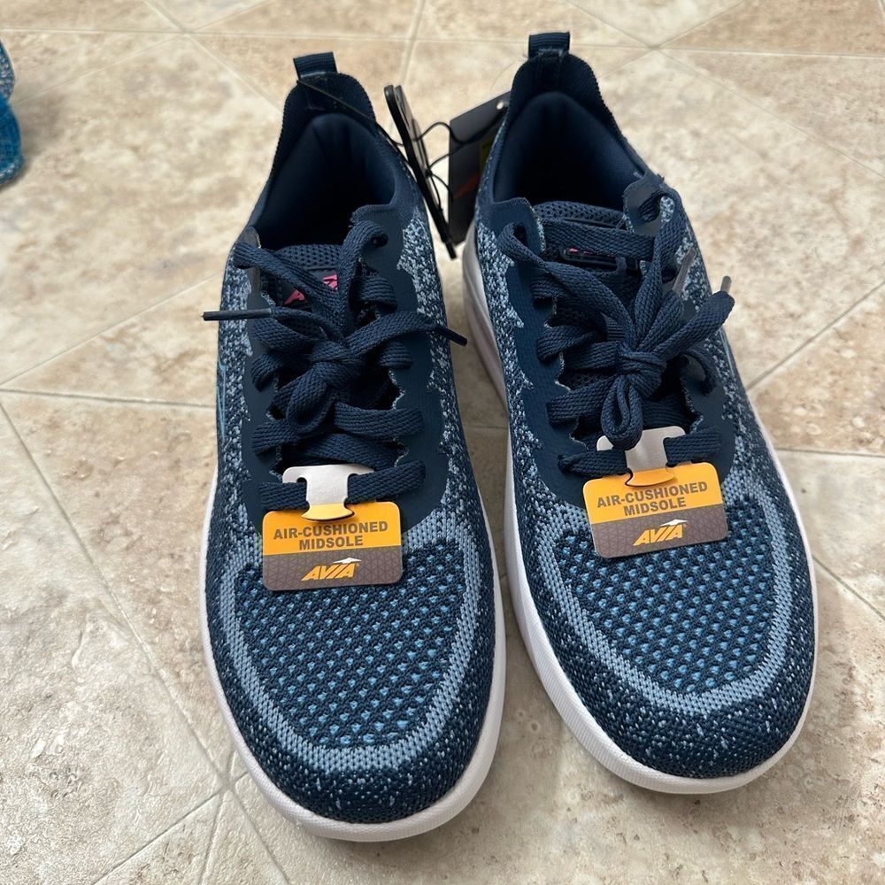 Avia Women's Lace-Up Air Sneaker Size 8